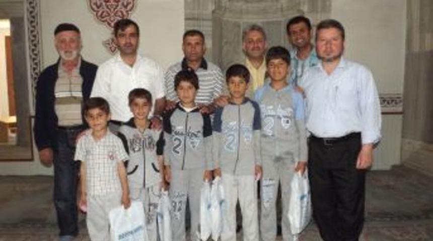 S&uuml;nnet Olan Depremzede Kardeşler I&ccedil;in Mevlid-i Şerif Okundu