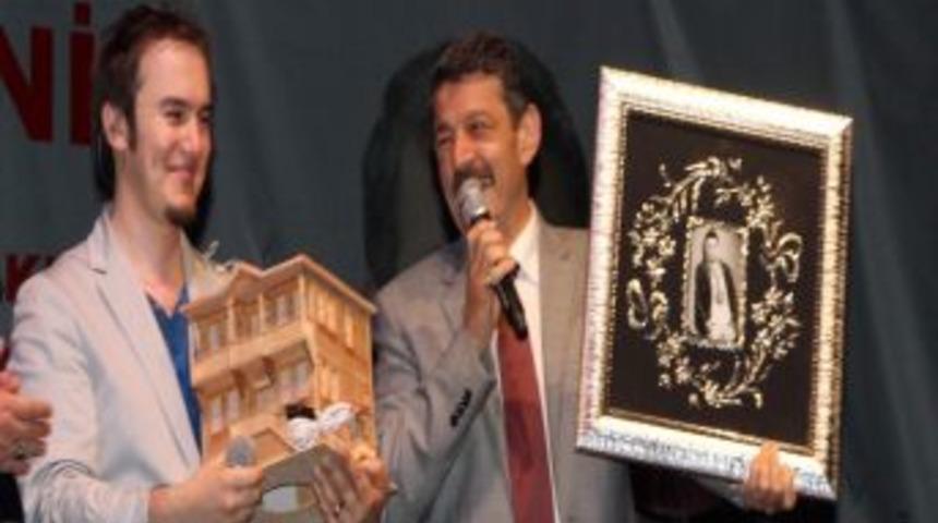 Mustafa Ceceli Bartın'da Hayranlarıyla Buluştu