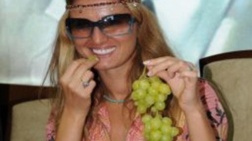 Tuğba &Ouml;zay'ı Şaşırtan &Uuml;z&uuml;m