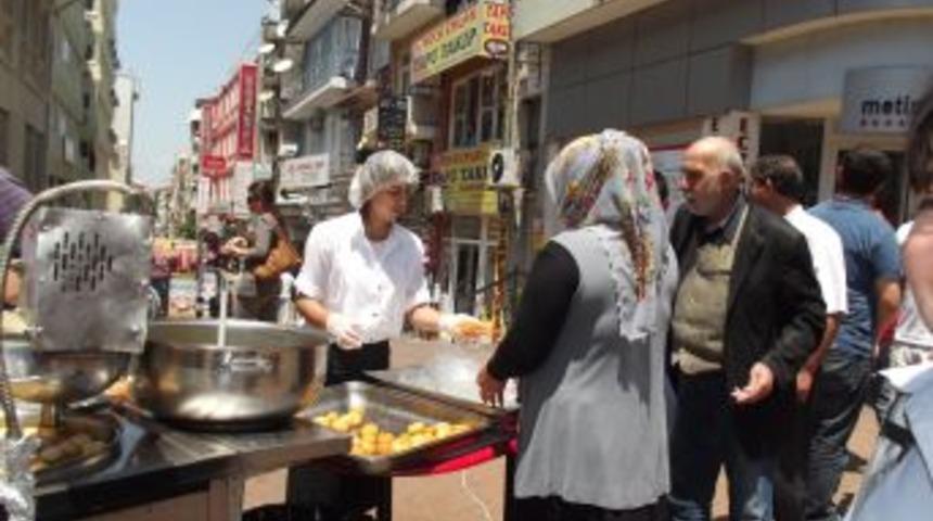 Gazeteciler Vefat Eden Meslektaşlarını Andı