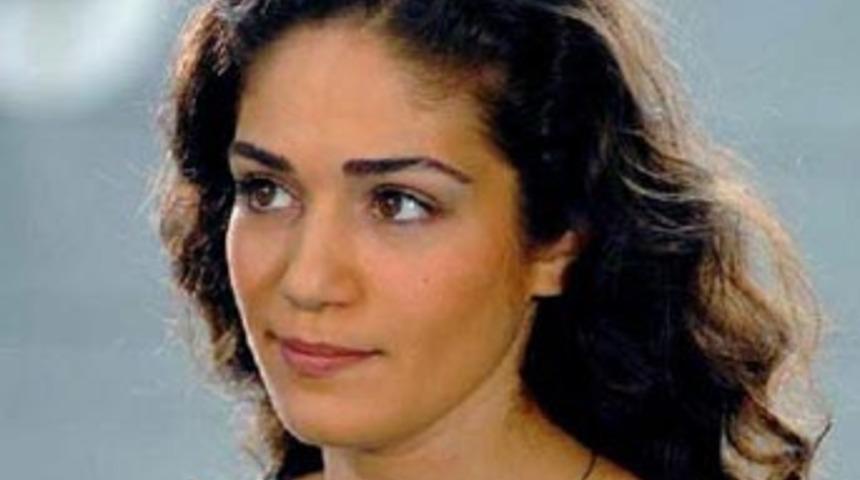 K&uuml;&ccedil;&uuml;k Kadınlar'ın ger&ccedil;ek &ouml;yk&uuml;s&uuml;