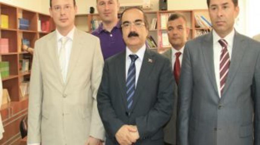 Her Kitap Yeni Bir D&uuml;nya Oldu