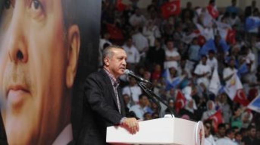 Başbakan Diyarbakır'da Konuştu: K&uuml;rt Sorunu Yok, Ter&ouml;r &Ouml;rg&uuml;t&uuml; PKK Sorunu Var