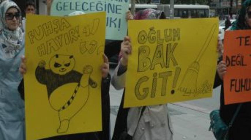 Konya'da "fuhuş İstemiyoruz" Y&uuml;r&uuml;y&uuml;ş&uuml;