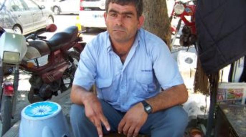 Kaymakamlığın Verdiği Motoru &Ccedil;alınan Boyacı G&ouml;zyaşlarına Boğuldu