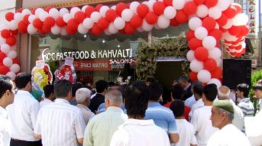 Ko&ccedil; Fastfood Kahvaltı Salonu A&ccedil;ılışı Yapıldı