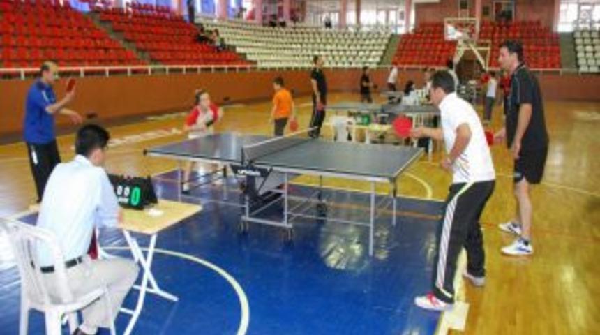 Masa Tenisi Ligi'nin 4. M&uuml;sabakası Yapıldı