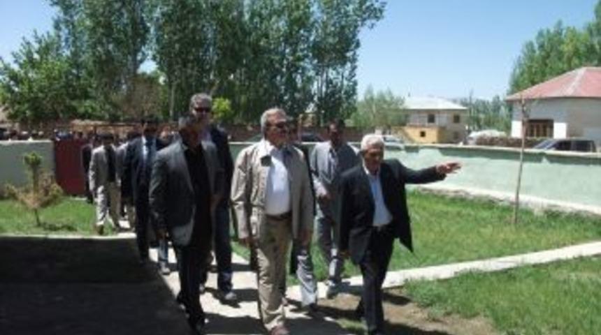 Vali M&uuml;nir Karaloğlu'nun &Ouml;zalp Ziyareti