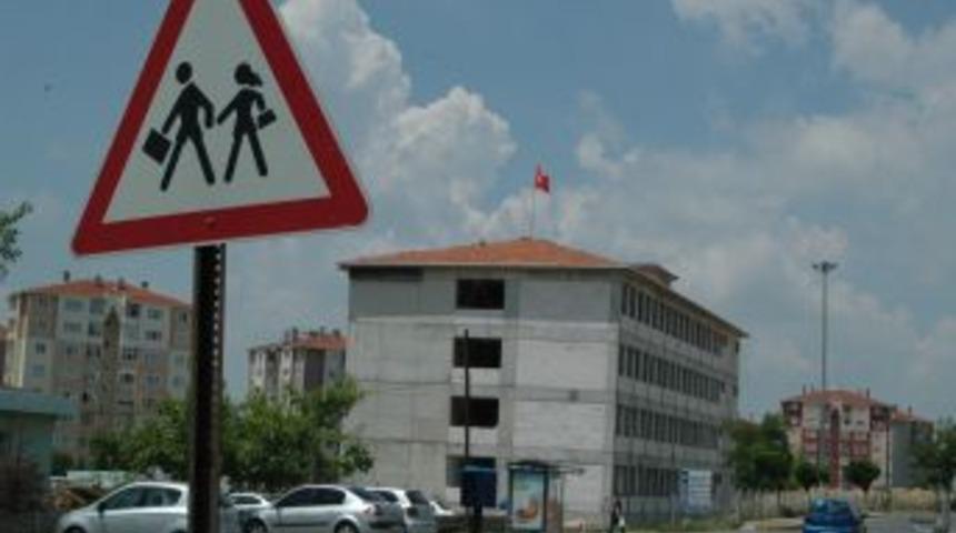 Atakent İlk&ouml;ğretim Okulu`nun Kaba İnşaatı Tamamlandı