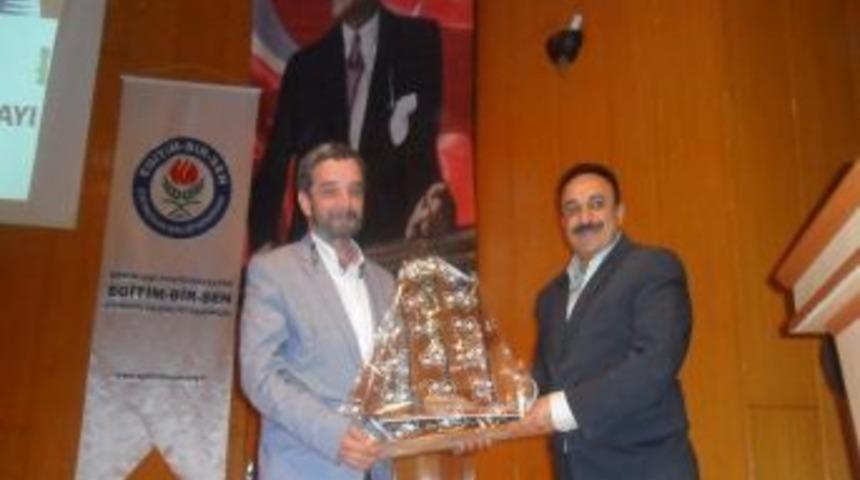 T&uuml;rk&ouml;ne: Sivil Anayasa Ile En Az 10 Kuşak 250 Yıl Yaşar