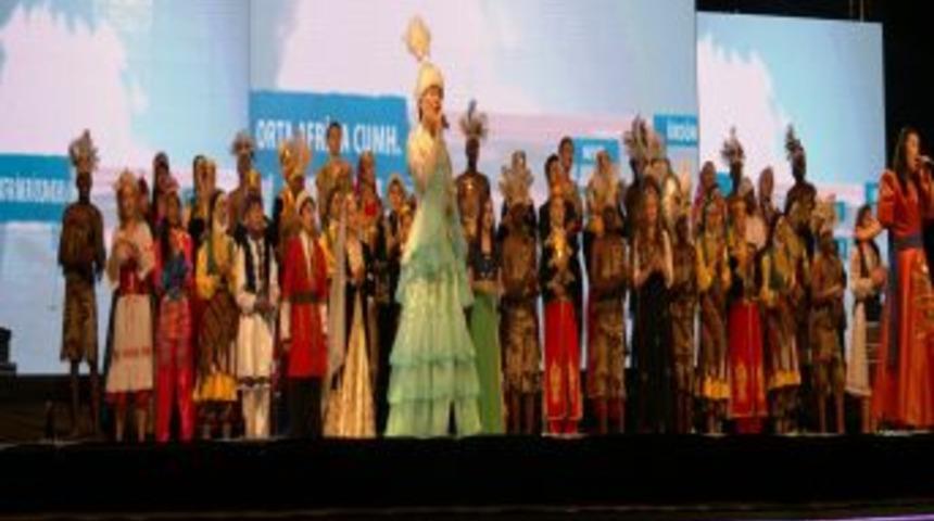 T&uuml;rk&ccedil;e'nin &Ccedil;ocukları Ordu'yu Salladı