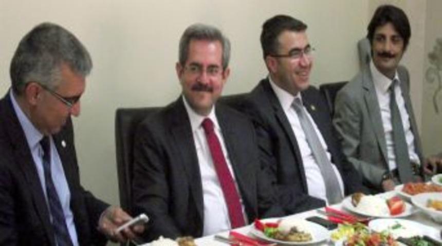 Vekillerden Kan Verme Rekoru Denemesine Destek