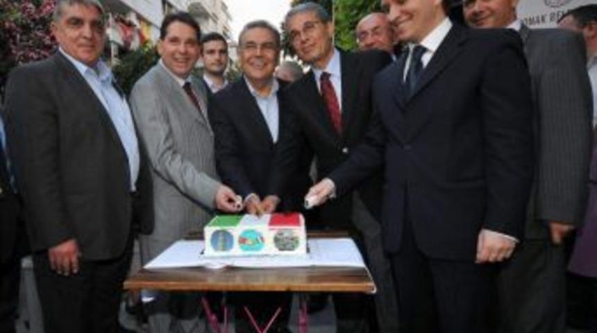 İzmir'de Dostluk Adına 'italya Sokağı'