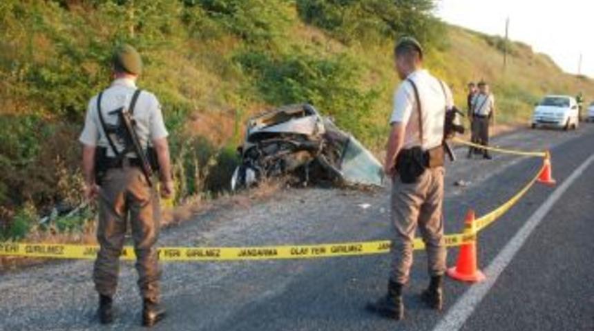 Öğrencilerin Aracı Takla Attı: 1 Ölü, 1 Yaralı