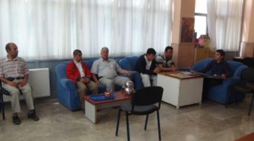 Ruhsal Rahatsızlıkları Olanlar G&uuml;ne Gazete Okuyarak Başlıyor