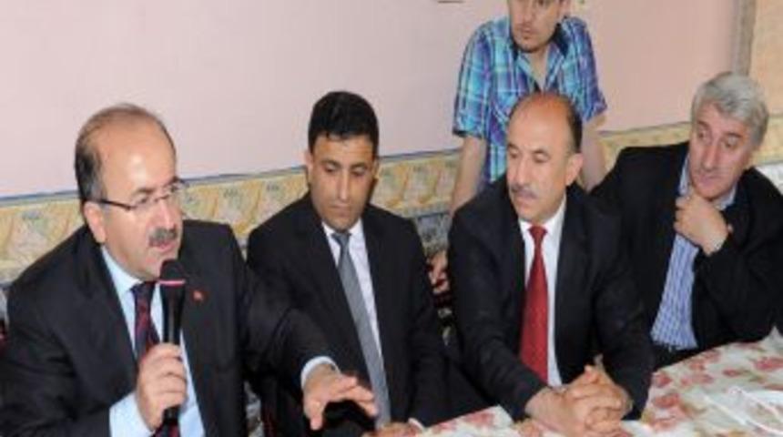 Trabzon Belediye Başkanı G&uuml;mr&uuml;k&ccedil;&uuml;oğlu Esnafın Sorunlarını Dinledi