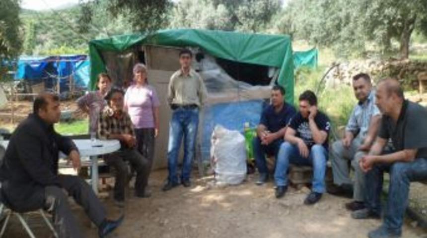 10 Yıldır &Ccedil;adırda Yaşayan Aileye Ak Parti Teşkilatı Sahip &Ccedil;ıktı