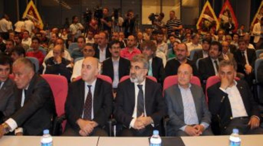 Bakan Yıldız, Benzin Fiyatlarının Ni&ccedil;in D&uuml;şmediğini A&ccedil;ıkladı