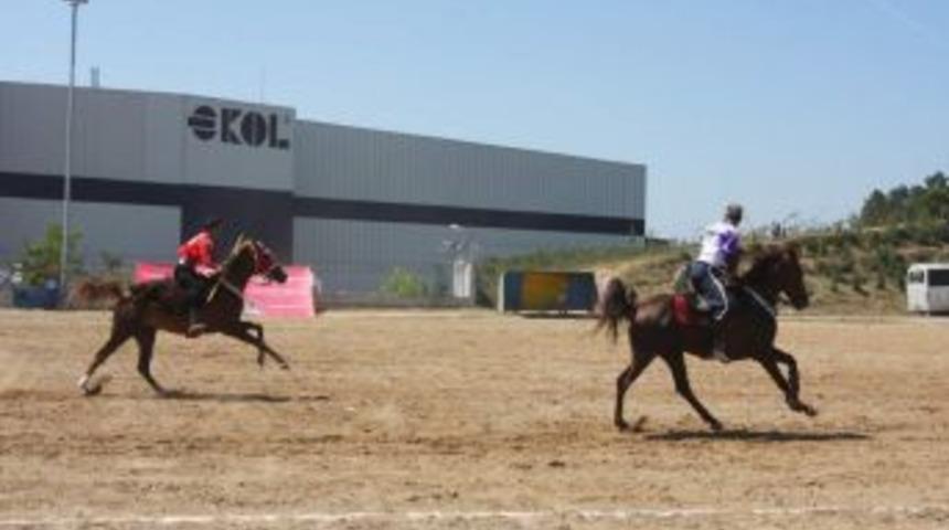 &Ccedil;ayırova'da Cirit M&uuml;sakabası D&uuml;zenlendi