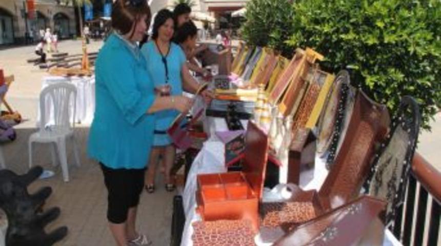Ahşap Boyama Kursiyerlerinden Yıl Sonu Sergisi