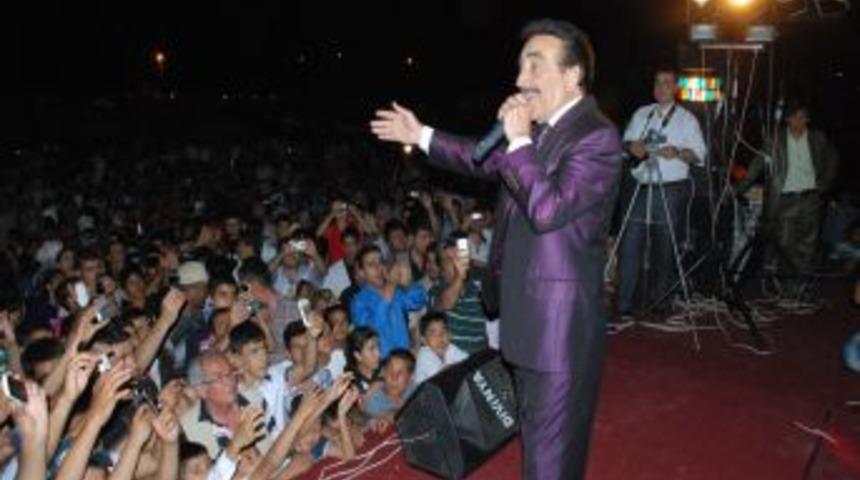 Kurtlusoğuksu Beldesindeki Festivalde Hakkı Bulut Coşkusu Yaşandı