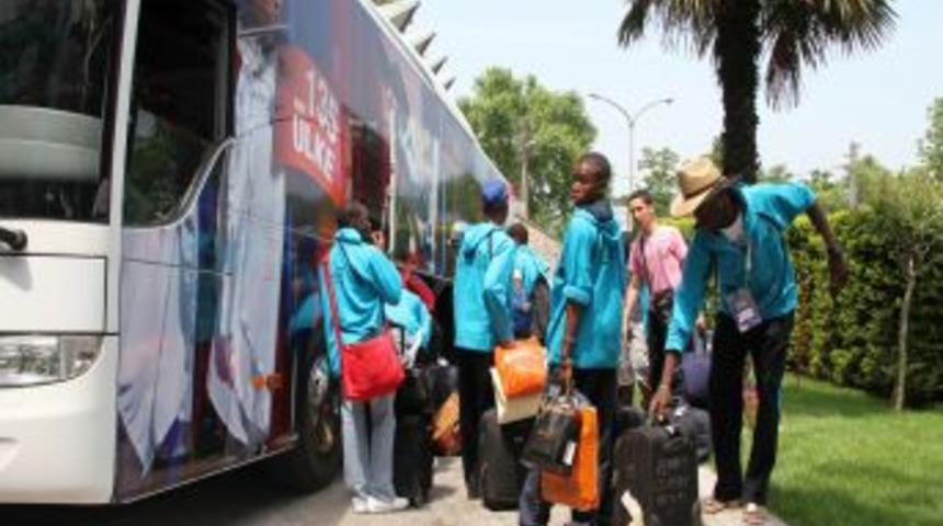 T&uuml;rk&ccedil;e&rsquo;nin &Ccedil;ocuklarına Bursa&rsquo;da &Ccedil;i&ccedil;ekli Karşılama