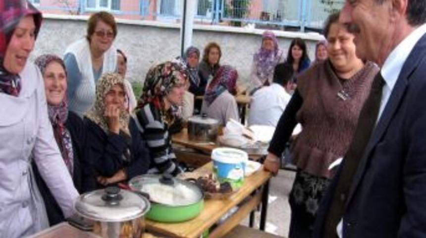 Tepebaşı Belediye Başkanı Ahmet Ata&ccedil; Okul Şenliğine Katıldı