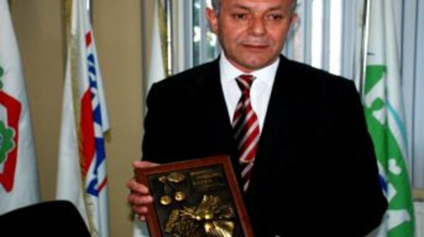 Sanayici &Ouml;ner Hekim'e Doktora &Uuml;nvanı