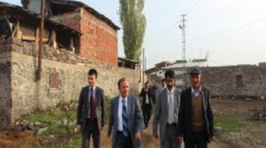 B&uuml;y&uuml;kşehir Belediye Başkanı K&uuml;&ccedil;&uuml;kler, Mahalleye D&ouml;n&uuml;şt&uuml;r&uuml;len Merkez K&ouml;yleri Ziyaret Etti