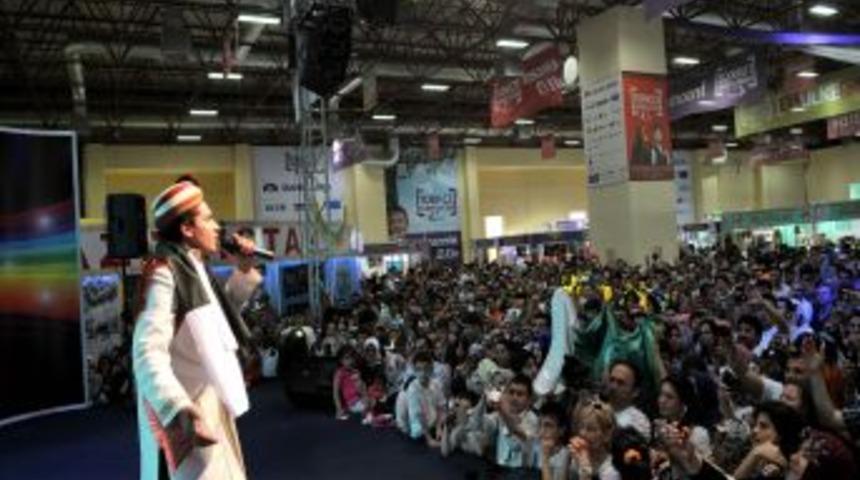 K&uuml;lt&uuml;r Ş&ouml;leni'nde Ahmet Kaya R&uuml;zgarı