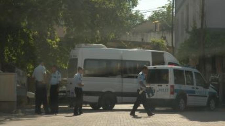 Polis Aracı Kaza Yaptı