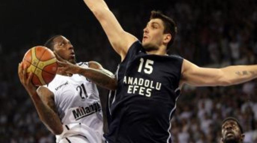 Beşiktaş Milangaz'ı 69-67 Mağlup Eden Anadolu Efes Seriyi 2-1'e Getirdi