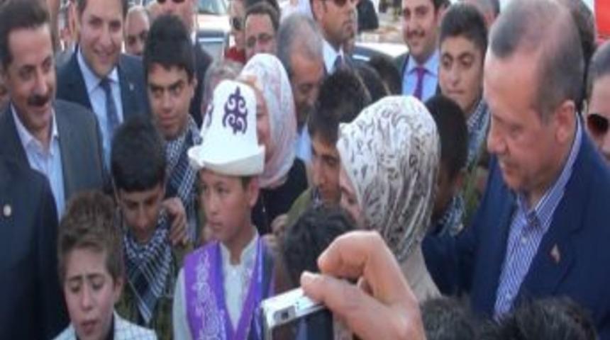 Olimpiyat &Ccedil;ocukları Başbakan'ı Mest Etti