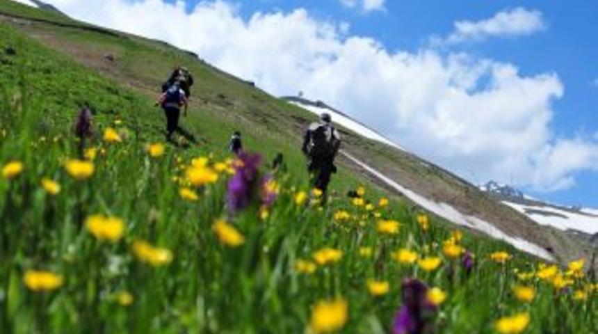 G&uuml;dak, Sezonun İlk Zirve Tırmanışını Ger&ccedil;ekleştirdi