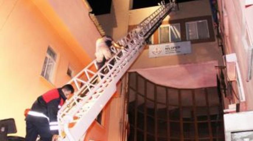 Edremit Kız &Ouml;ğrenci Yurdu'nda Yangın &Ouml;ğrencileri Uykuda Yakaladı