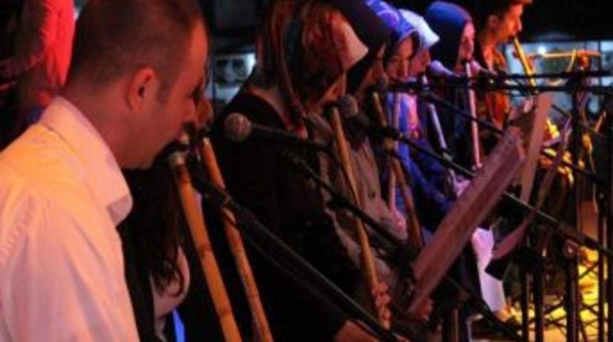 Ko-Mek Kursiyerlerinden M&uuml;zik Ziyafeti