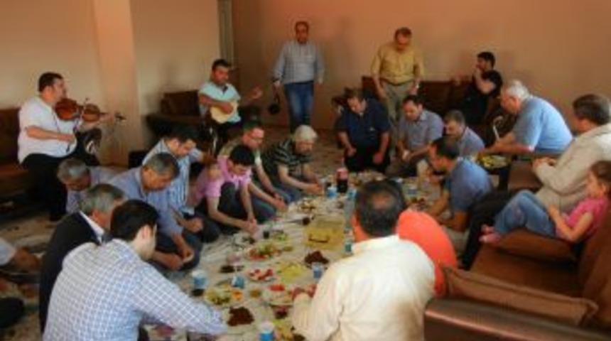 &Ccedil;UTED &uuml;yeleri sıra gecelerde coştu