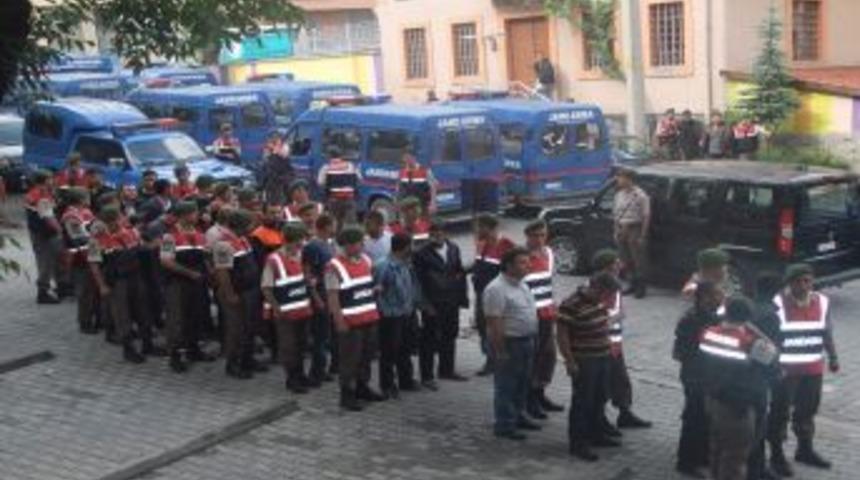 Jandarmadan 4 İlde Ka&ccedil;ak Akaryakıt Operasyonu