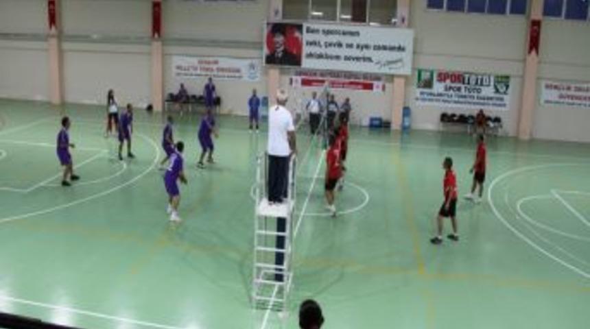 Didim'de Kurumlar Arası Voleybol Turnuvası Sona Erdi