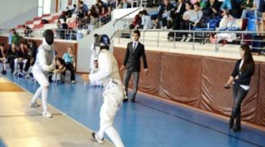 Eskrimde Şampiyon Mersin