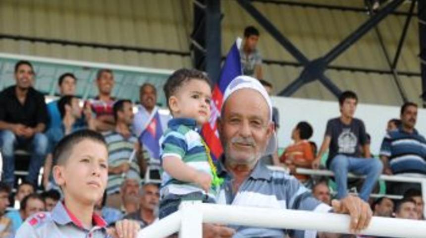 Tarsus'ta K&ouml;ylerarası Futbol Turnuvası'nın Şampiyonu Kulak K&ouml;y&uuml; Oldu