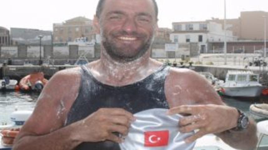 Cebel-İ Tarık Boğazı'nı Y&uuml;zerek Ge&ccedil;en İlk T&uuml;rk Oldu