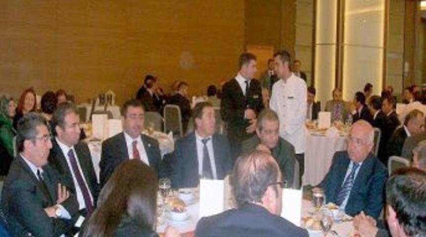 TBMM Başkanı &Ccedil;i&ccedil;ek'ten Turhal'da Yapılacak Y&uuml;ksekokula Destek S&ouml;z&uuml;