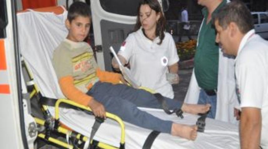 Salıncaktan D&uuml;şen &Ccedil;ocuk Yaralandı