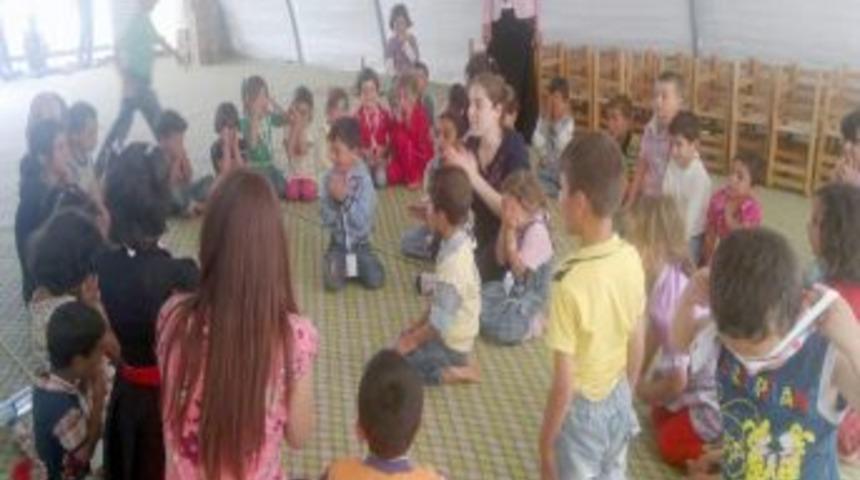 Suriyeli &Ccedil;ocuklar Mutlu