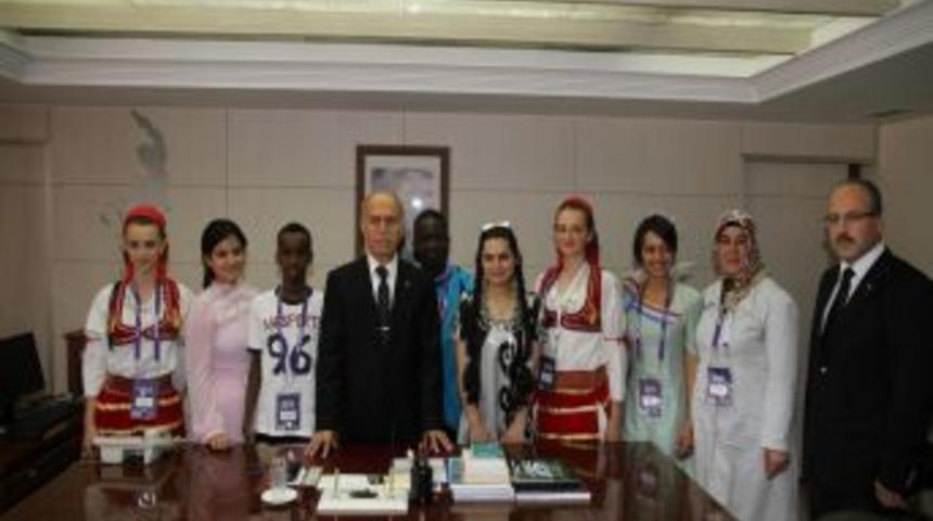 D&uuml;nya &Ccedil;ocukları Vali Harput&rsquo;u Ziyaret Etti