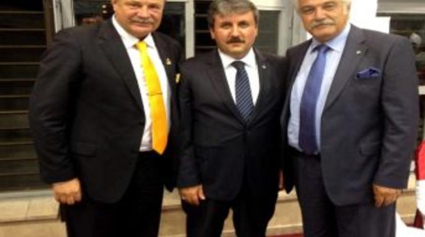 Esider Bbp Genel Başkanı Destici'yi &Ouml;rnek Siyaset&ccedil;i Se&ccedil;ti