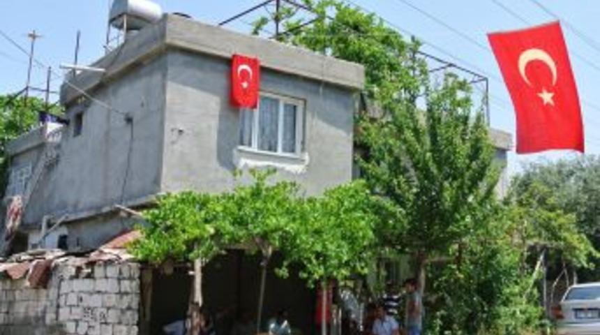 Şehit Uzman &Ccedil;avuş Abdullah A&ccedil;ıcı'nın Babaevinde Yas