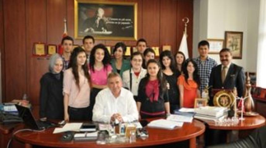 Stajyer &ouml;ğrenciler Başkanı ziyaret etti