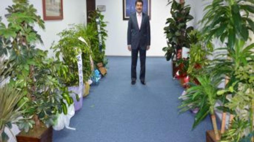 Cantimur'un Makam Odası &Ccedil;i&ccedil;ek Bah&ccedil;esi Oldu